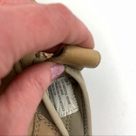 WIND River Beige Leather Slip Shoe Size 8 - Picture 8 of 9